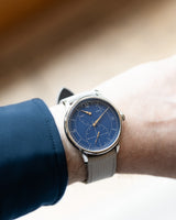 Louis Erard Le Régulateur Gravé Bleu